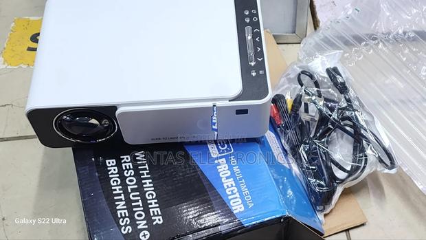 LED HD Multimedia Projector White