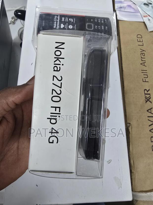 New Nokia 2720 Flip 512 GB Black - main view