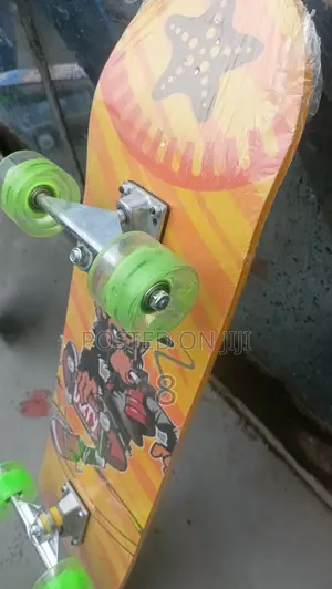 High-Performance Adult Skateboard – Ride Like a Pro