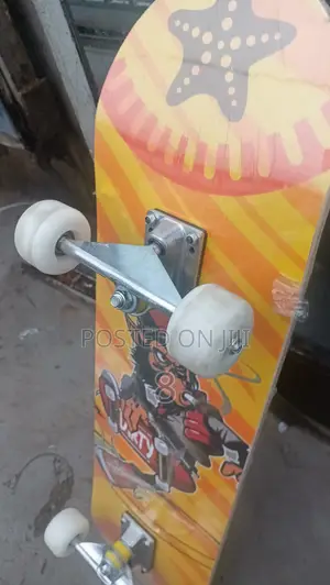 High-Performance Adult Skateboard – Ride Like a Pro