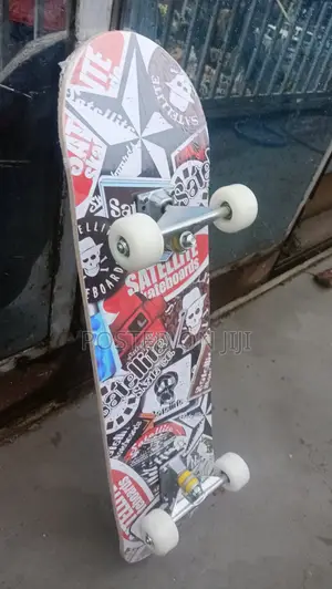 Adult Cruiser Skateboard – Fun, Stable, and Stylish