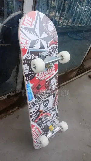 Adult Cruiser Skateboard – Fun, Stable, and Stylish