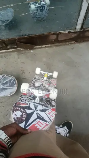 Skateboard for Adults – Strong Build, Cool Design