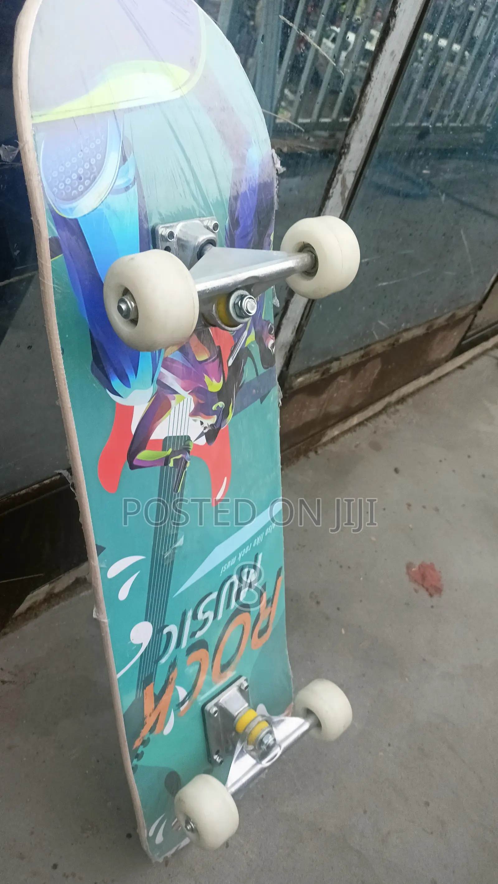 Adult Skateboard – Perfect Balance of Strength and Style