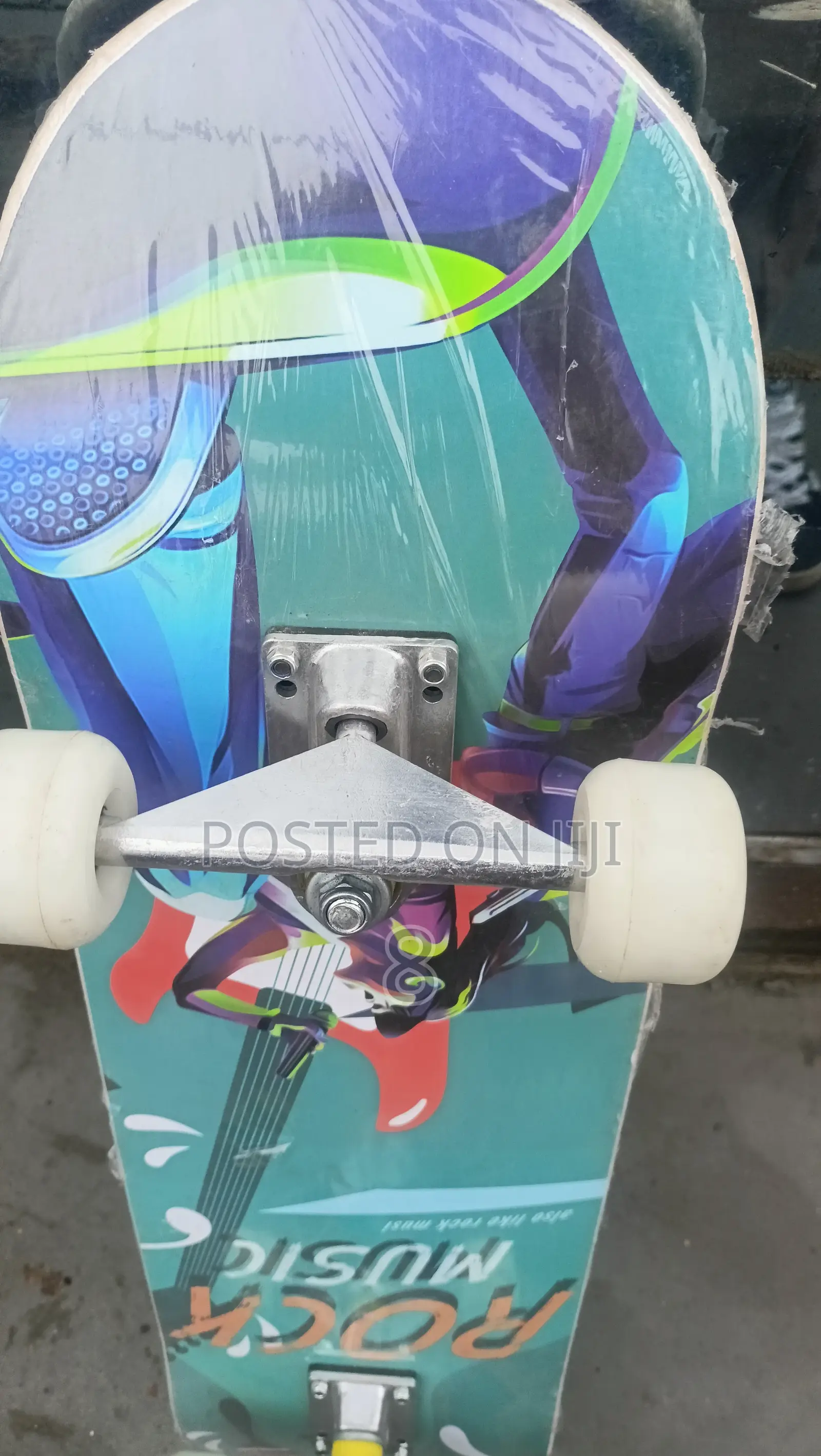 Pro-grade Adult Skateboard – Smooth, Stable, And Reliable