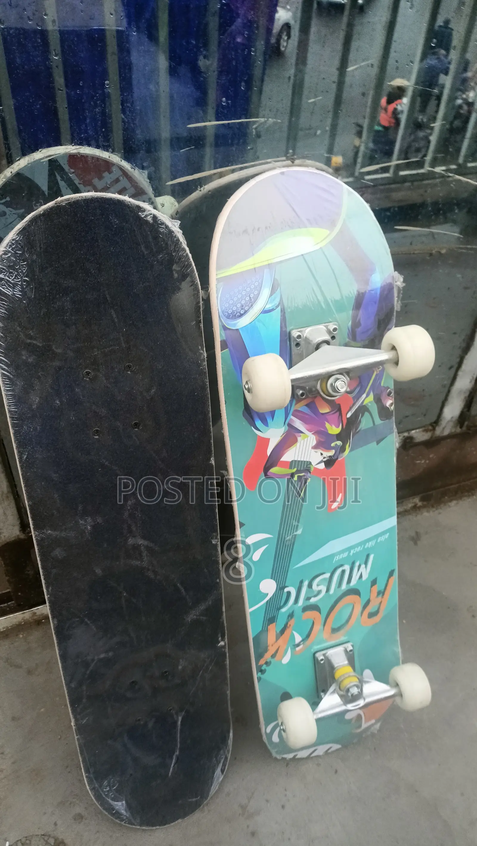 Pro-grade Adult Skateboard – Smooth, Stable, And Reliable