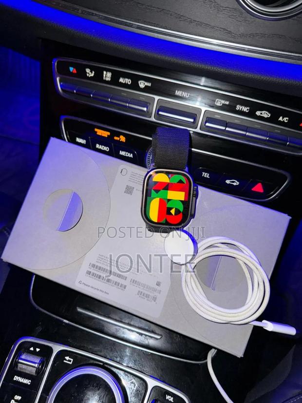 Watch Ultra 2 49mm Open Box - thumbnail 3