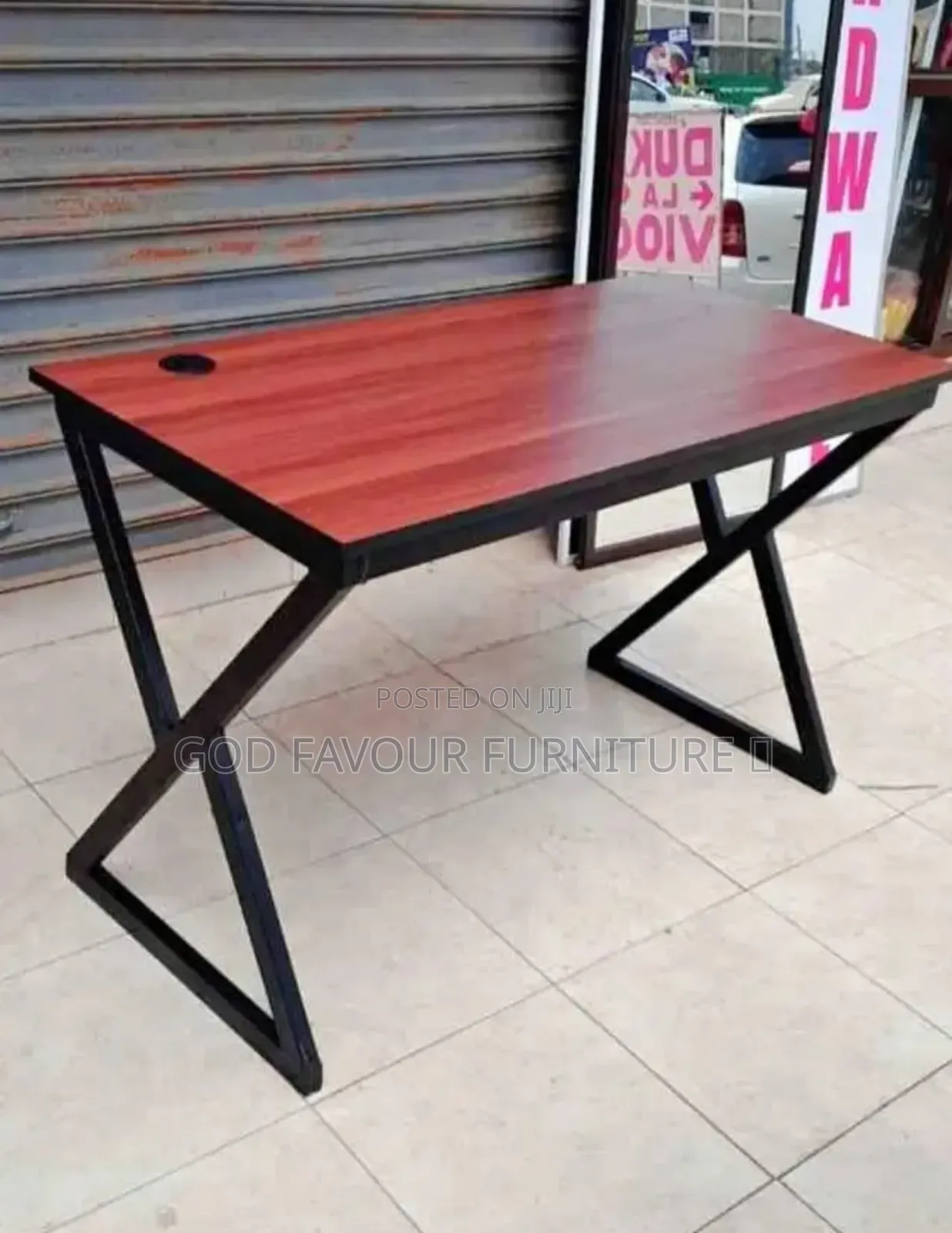 Unique 1.2m Office Table With Black Metallic Base Tf3wq