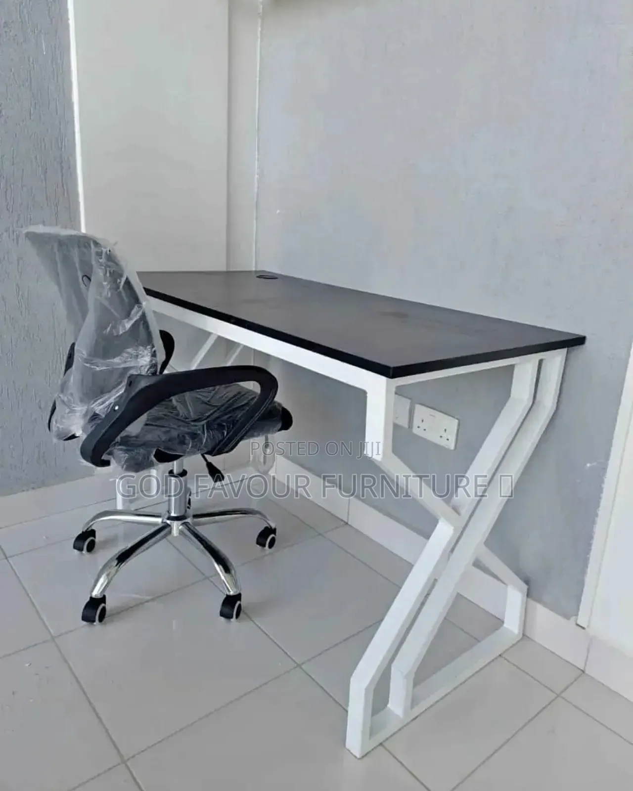 1.2m Office Table With Comfy Mesh Chair Tf9kj
