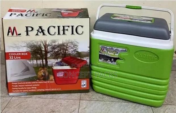 25L Pacific Cooler Box With Handle. - main view