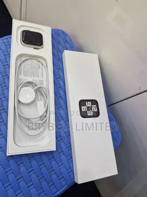 Apple Watch Se, 40mm Aluminium, 2 Weeks Used on Offer