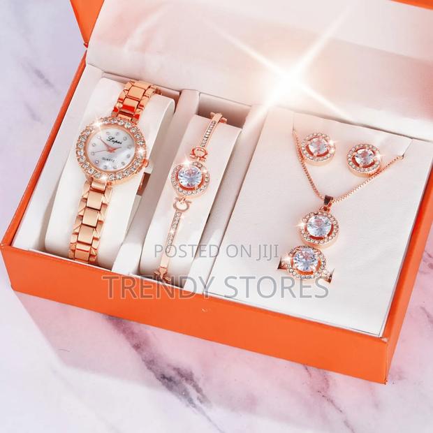 Diamond Luxury Jewelry Set - main view