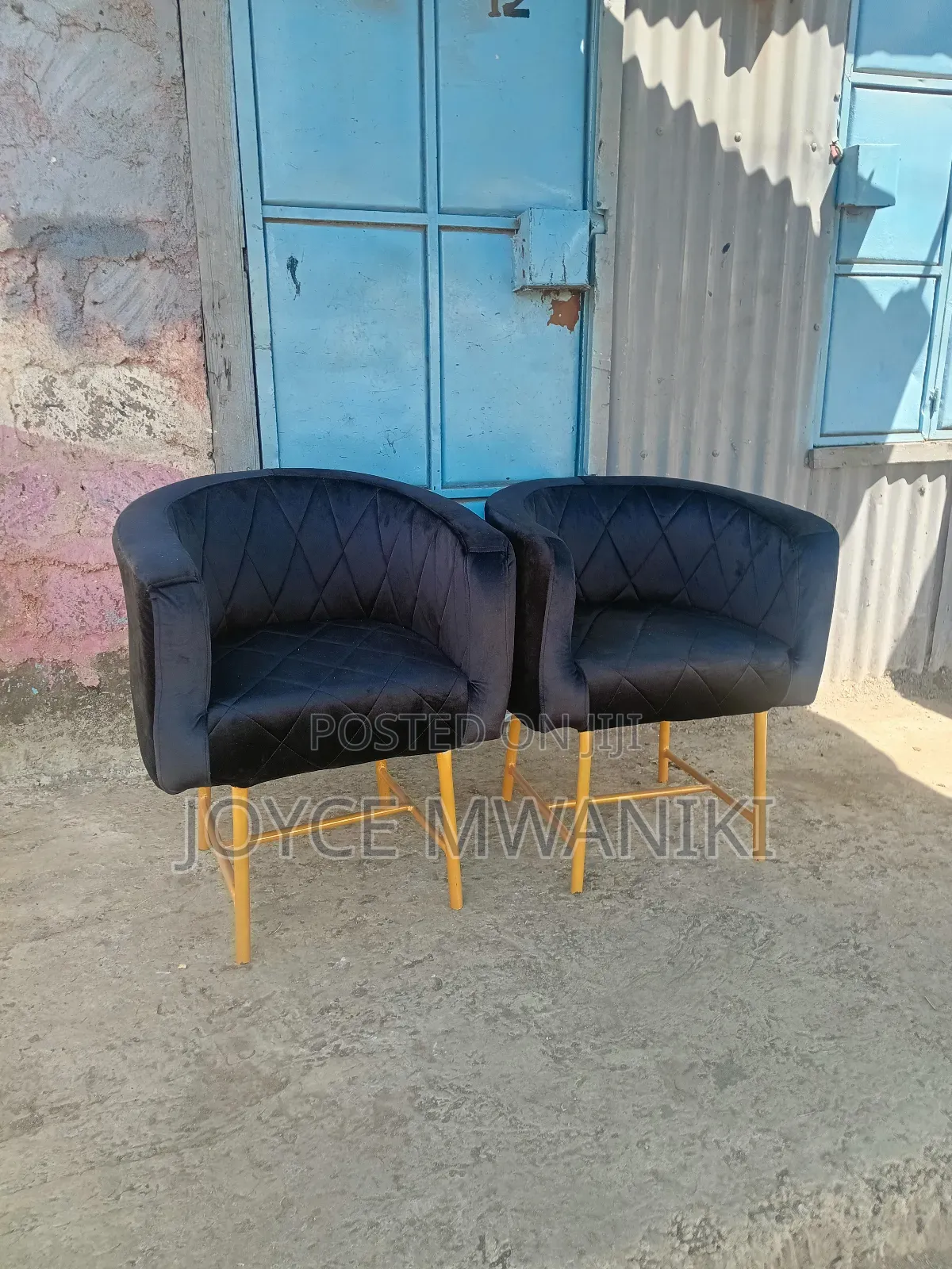 Stylish Seats, Black Velvet and Gold 
