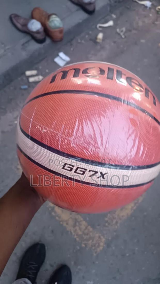 Molten Basketballs/ FIBA Molten - main view