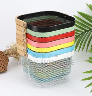 *Portable Plastic Storage Basket