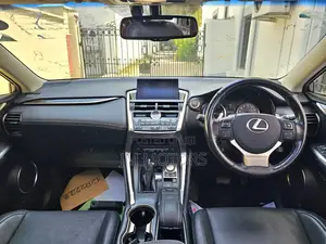 Lexus NX 2018 Off white