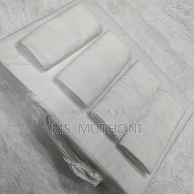 6*7 5pc White Fitted Bedsheets - thumbnail 3