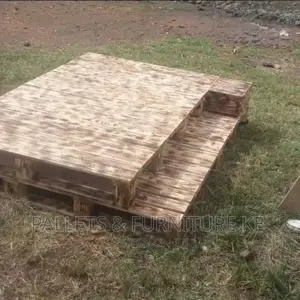 5 by 6 Pallet Bed