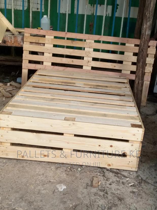 5 by 6 Pallet Bed - thumbnail 3