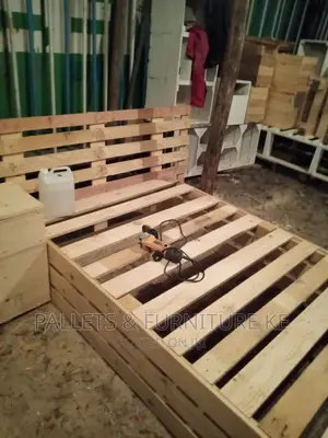 5 by 6 Pallet Bed