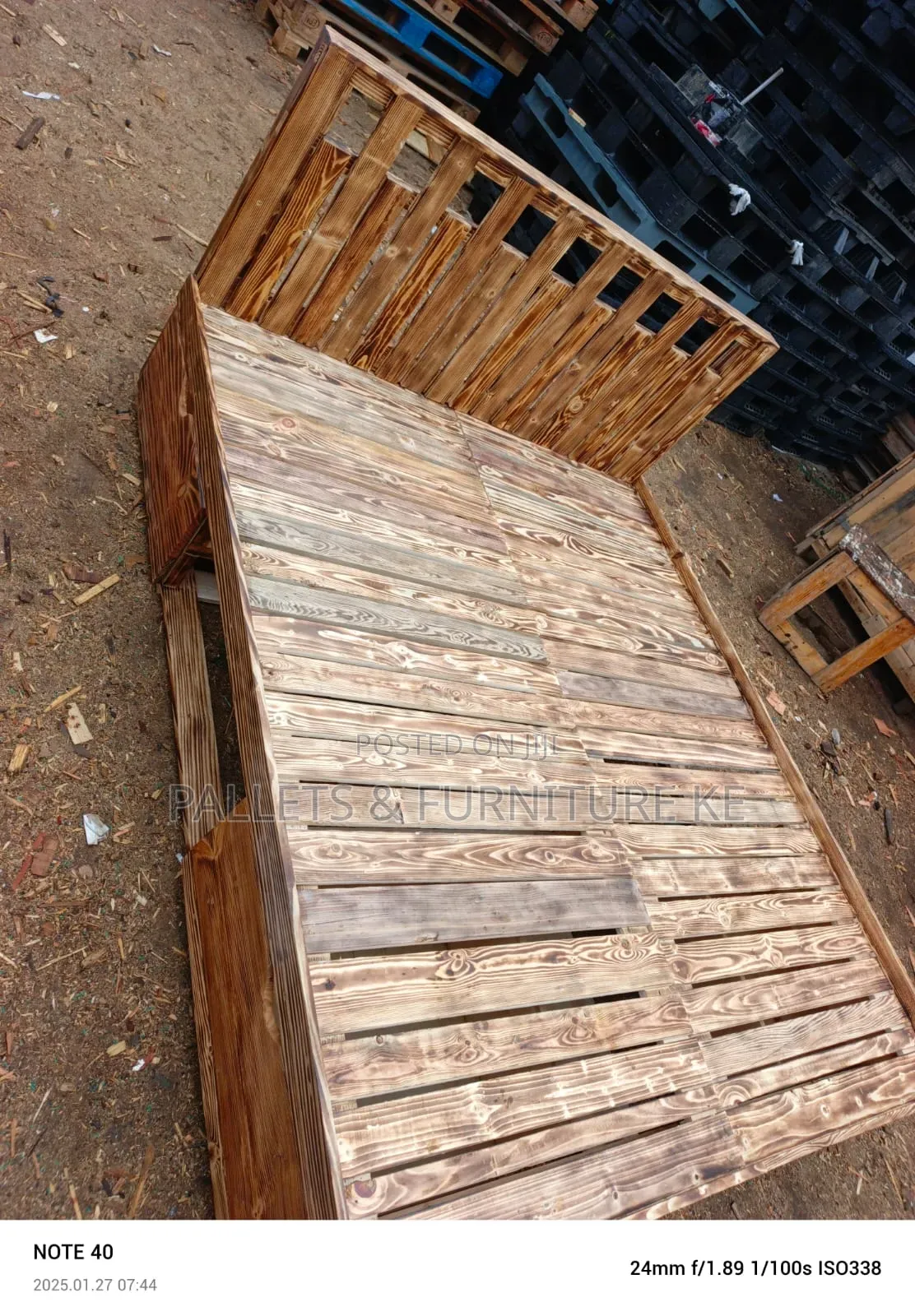 Smoky Charm Bed