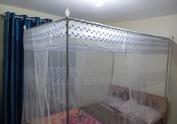 Queen Size Bed White 4 Stand Bed Mosquito Nets With Stands - main view
