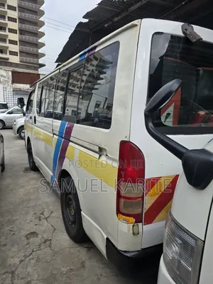 Toyota HiAce 2014 White