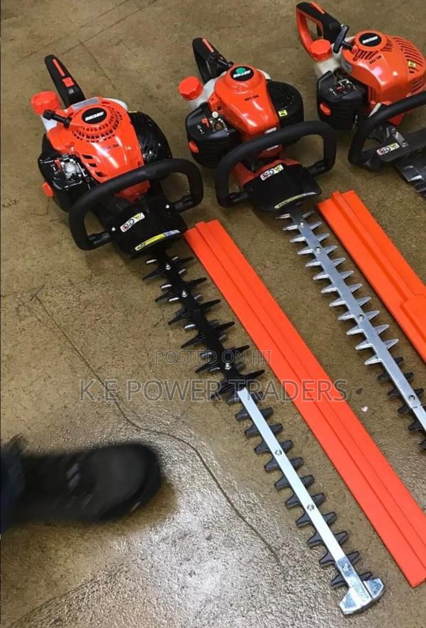 4 Stroke Engine Hedge Trimmer - main view