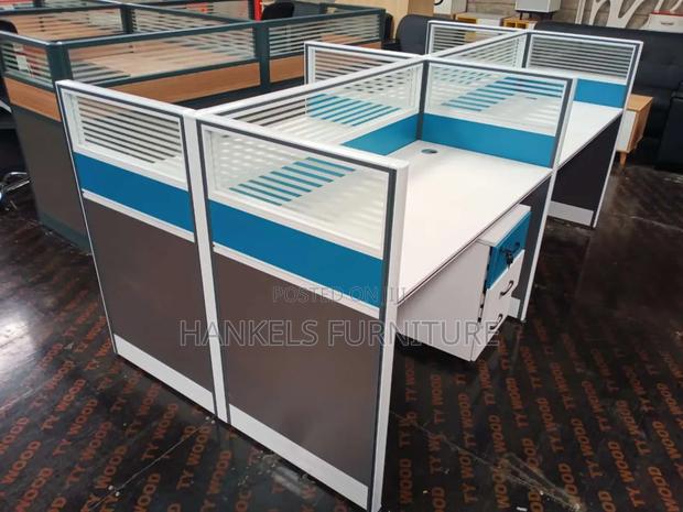 Modern Stylish 4 Way Workstation