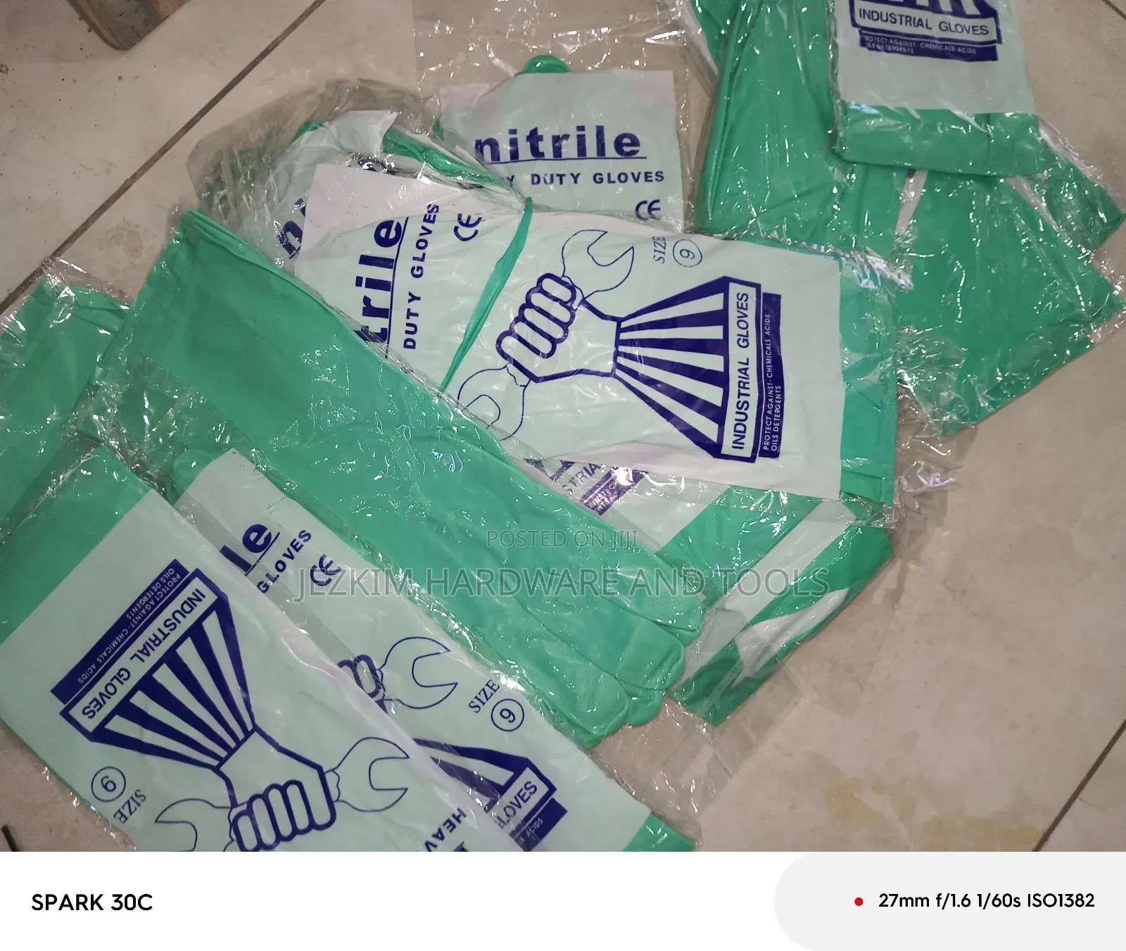 Nitrile Gloves 9"