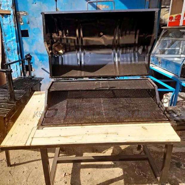 Choma Grill With Wooden Workspace