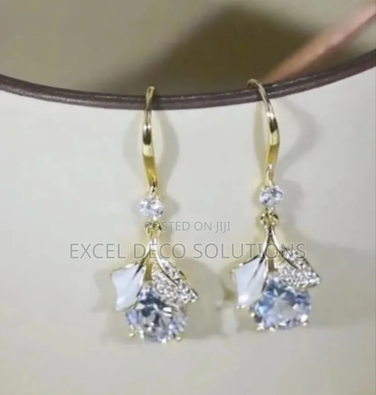Sweet and Versatile Earring