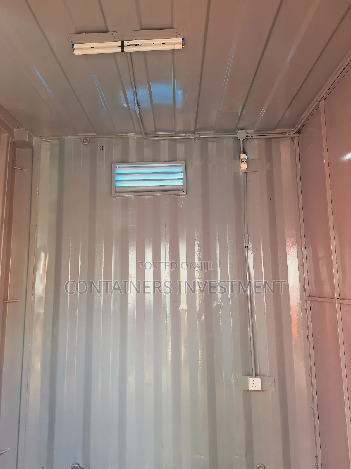40ft Container Stalls for Sale- Amazing Color Pop