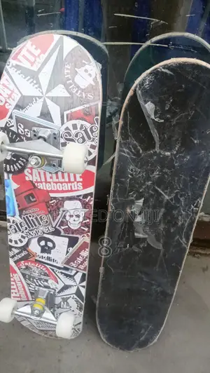 Stylish Adult Skateboard – Designed for Effortless Riding