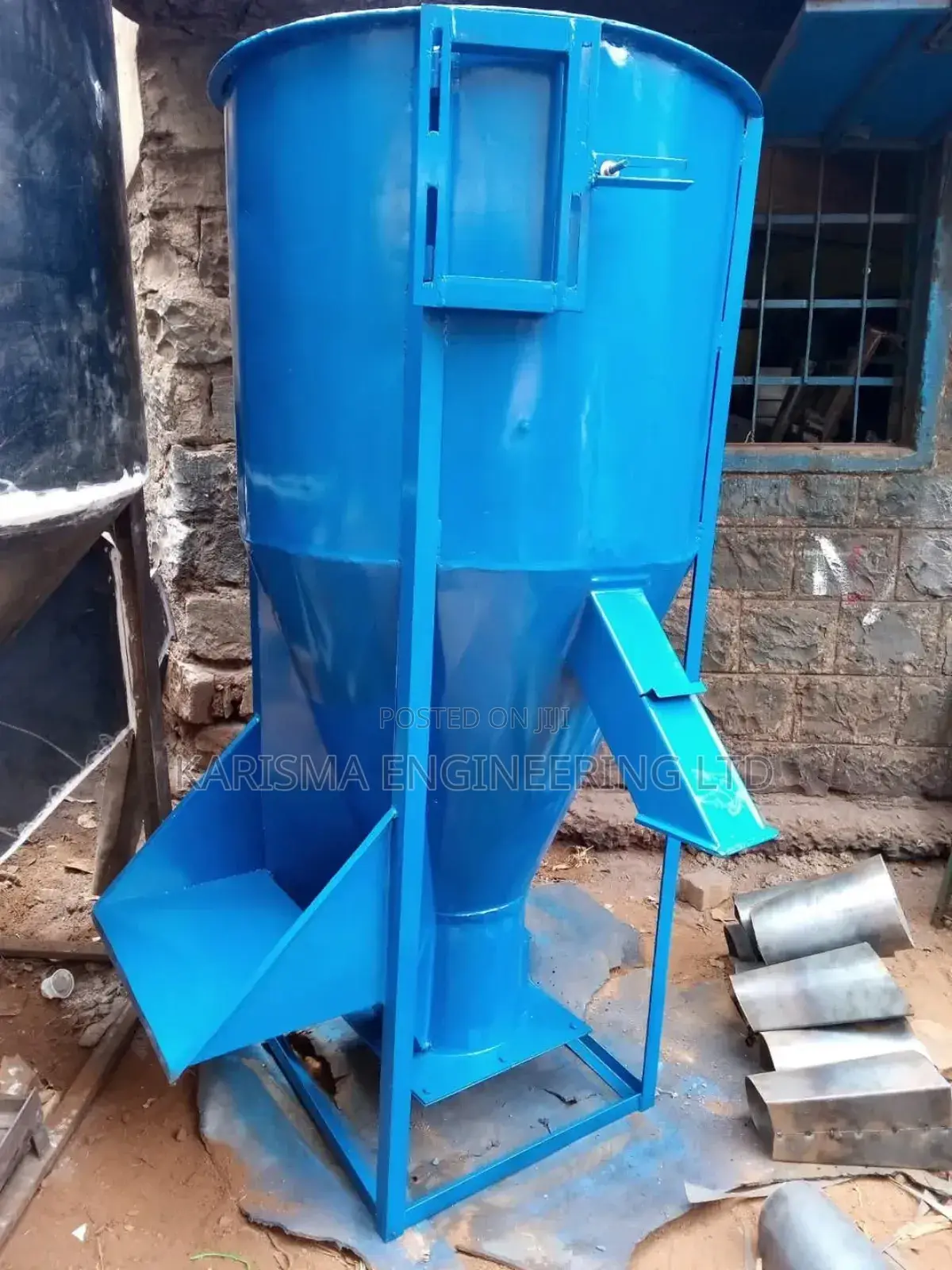 Mild Steel Vertical Feeds Mixer Machine