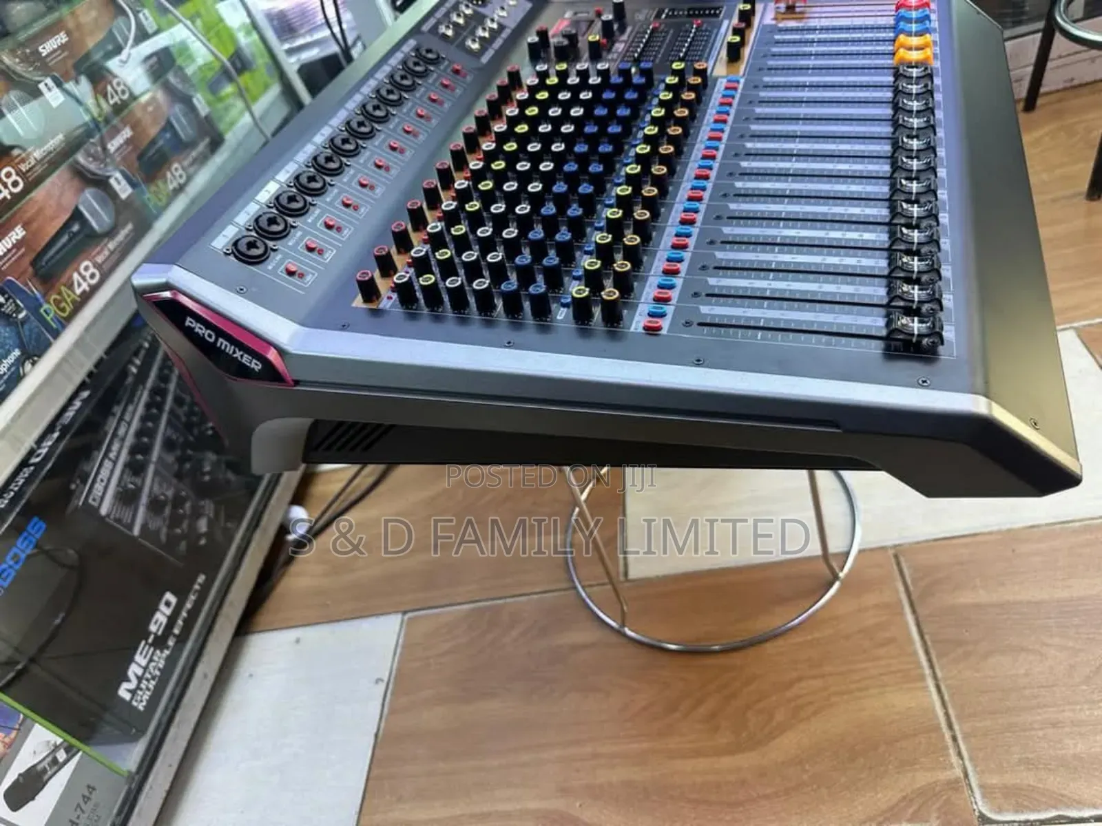 Pevpro VX80 8 Channels Powered Mixer