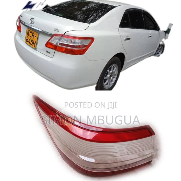 Toyota Premio 265 Taillight Lens - main view