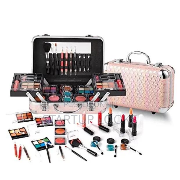 Full Makeup Kit + Free Makeup Box