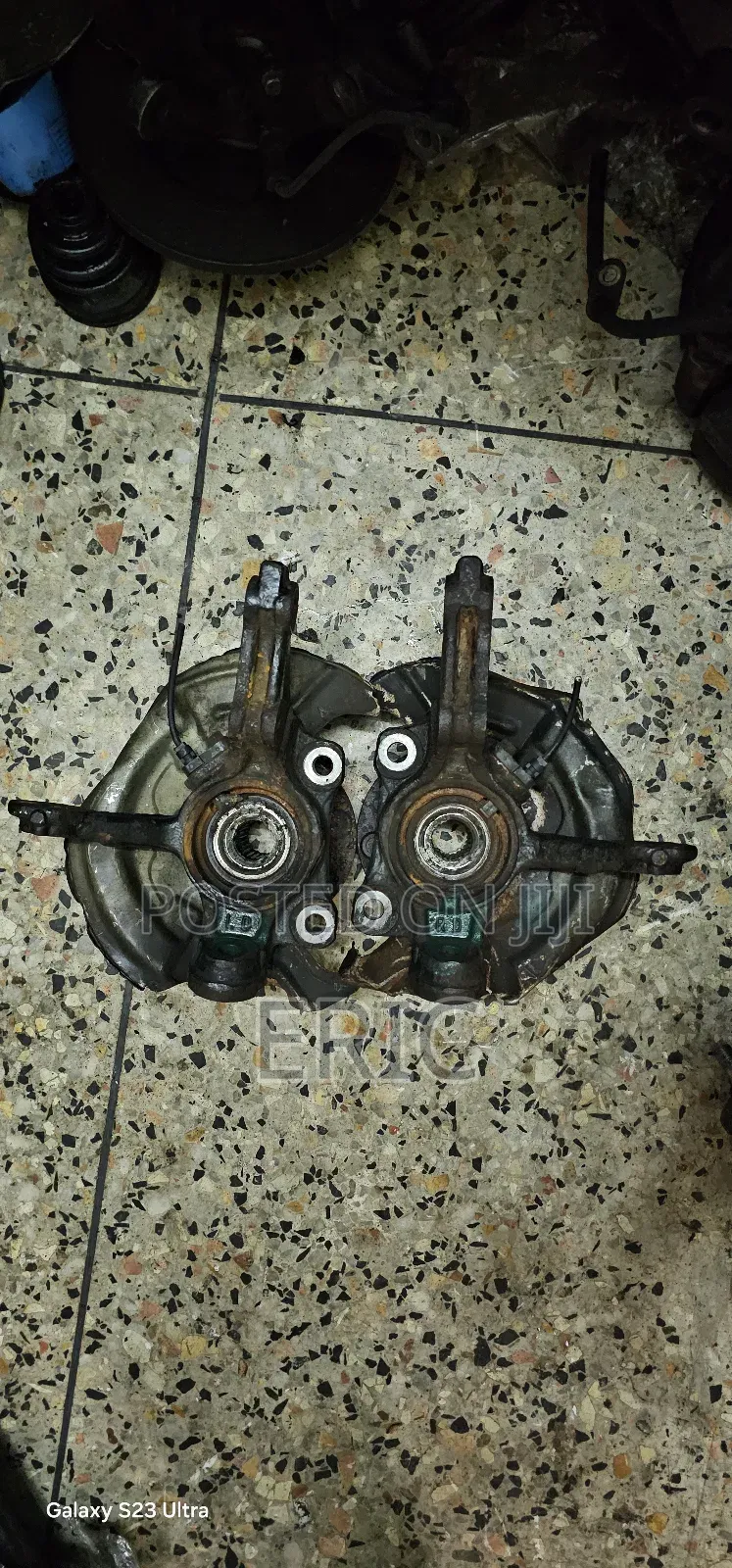 Daihatsu Mira Front Hub