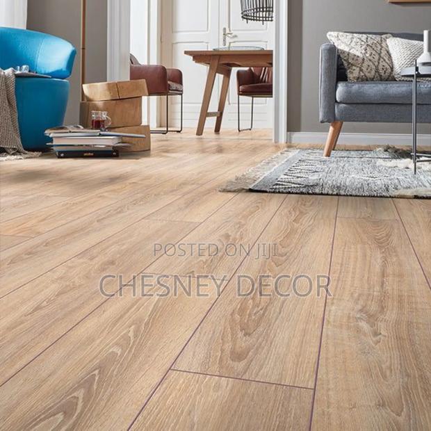 Laminatefloor With Detailed Grain Pattern