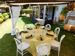 Adults Chiavari Chairs Table Arrangements
