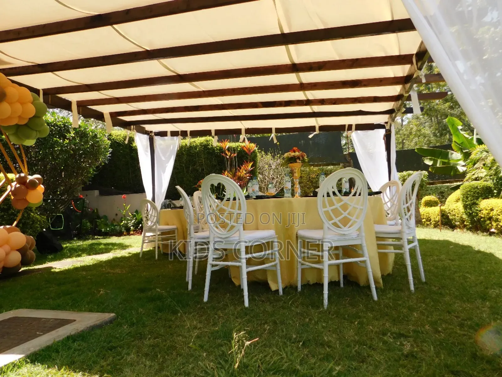 Adults Chiavari Chairs Table Arrangements