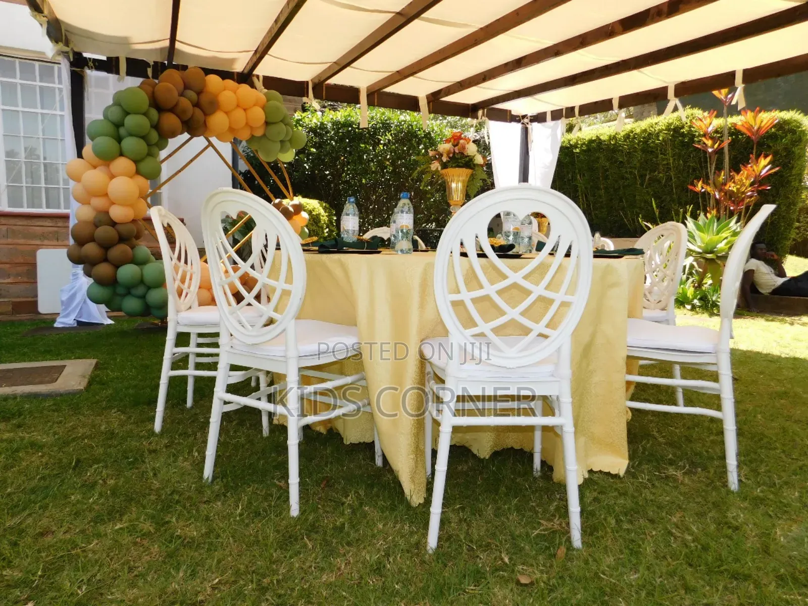 Adults Chiavari Chairs Table Arrangements