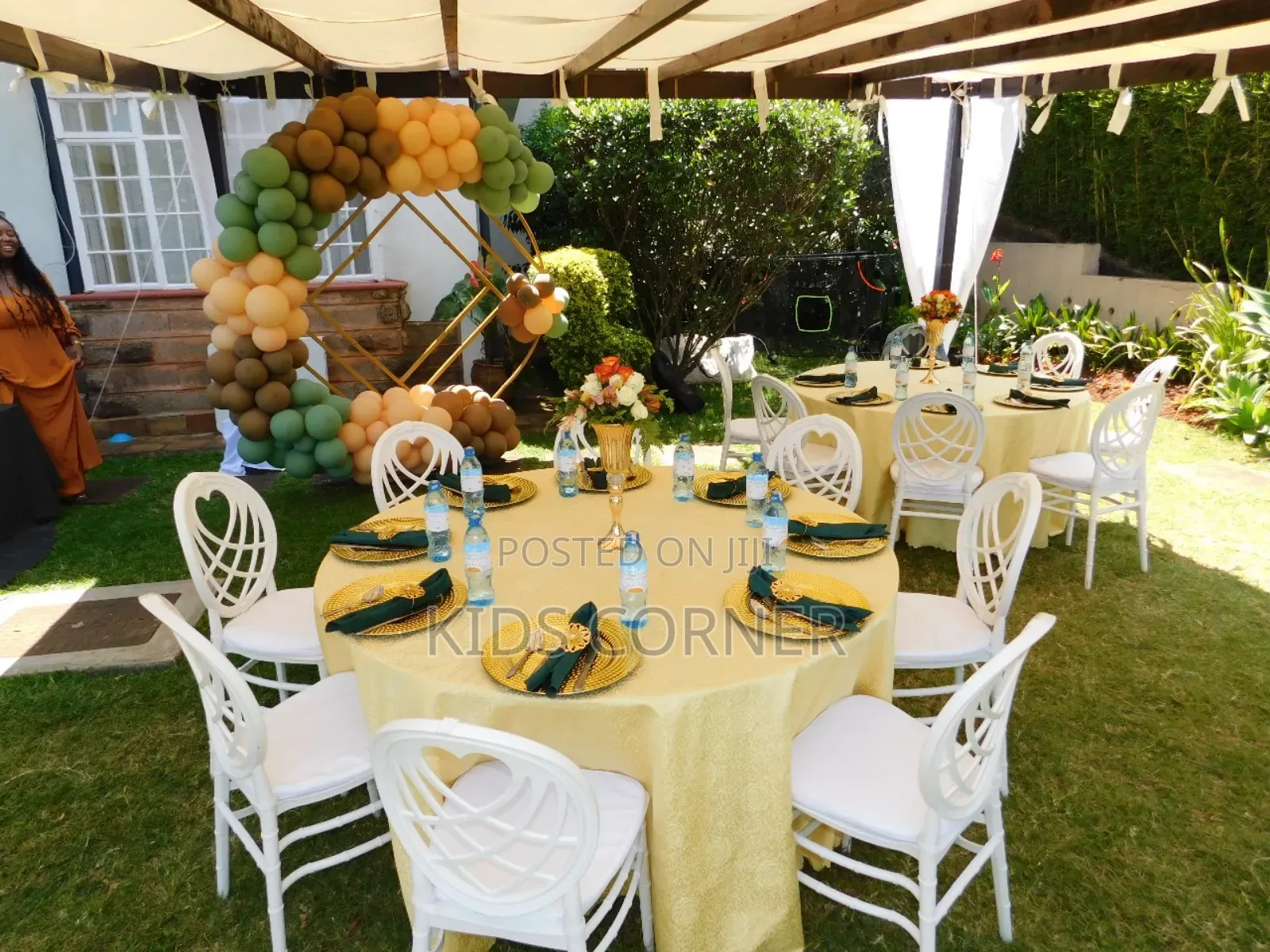 Adults Chiavari Chairs Table Arrangements