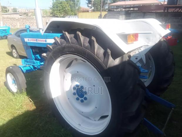 Ford 4000 Tractor - thumbnail 6