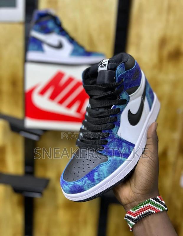 Air Jordan 1s - thumbnail 13