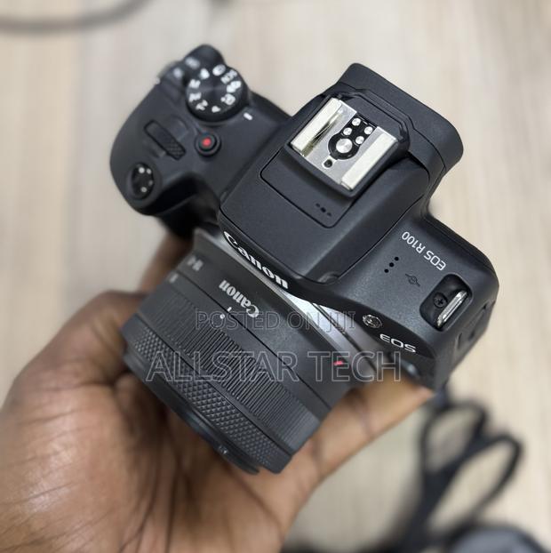 Canon Eos R100 Mirrorless Camera With 18-45mm Lens 103 S/C