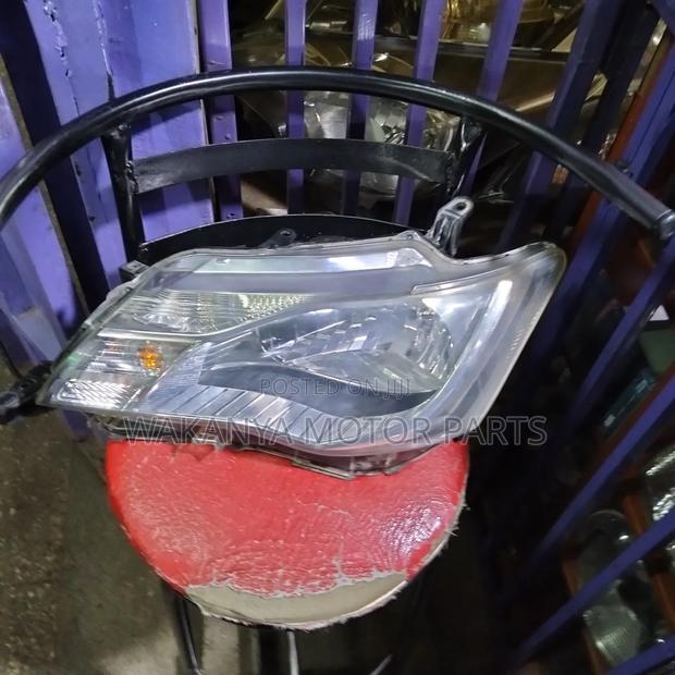 Toyota Corolla Fielder/Axio 161 NON Xenon Headlamp, Ex Japan - thumbnail 2