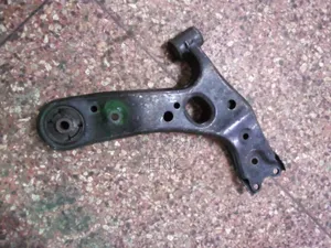 Toyota Auris 2012 Front Arms