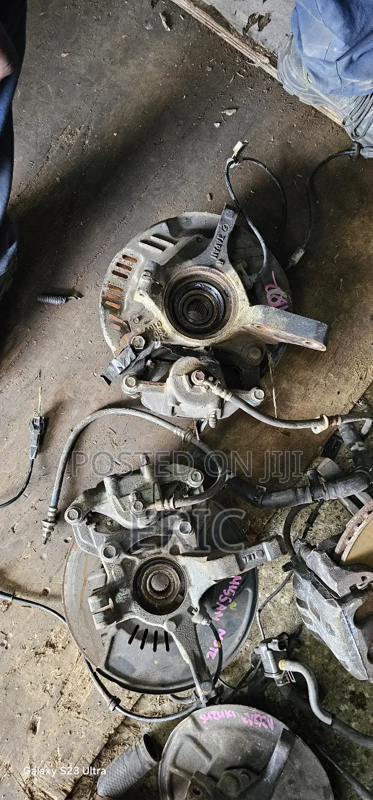 Nissan March 2012 Front Hubs
